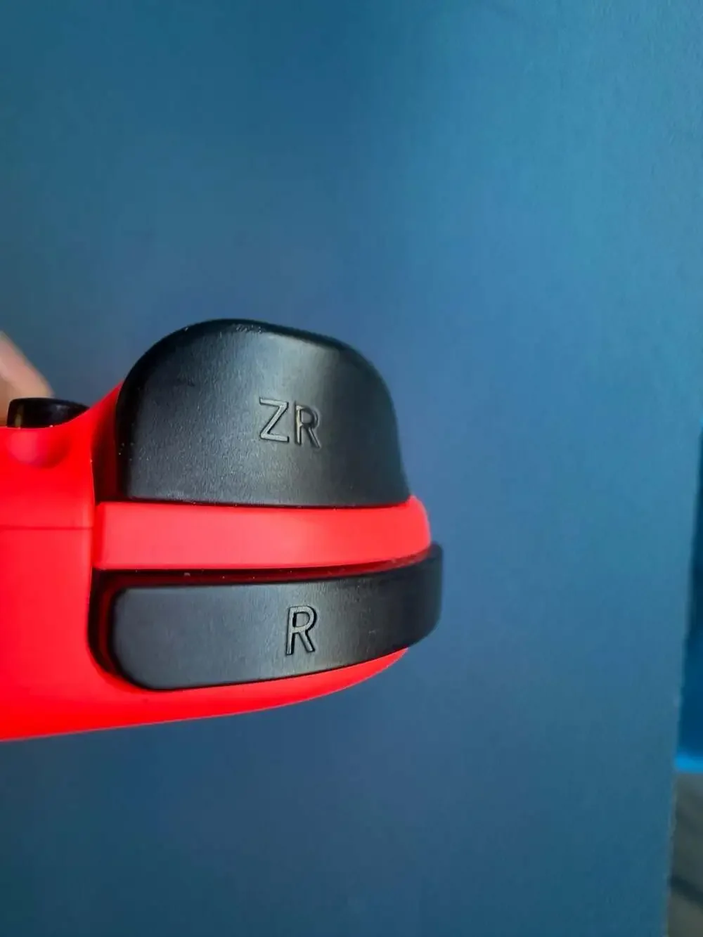 Nintendo Switch Joy-Con (R) Controller - Neon Red - Picture 5 of 5